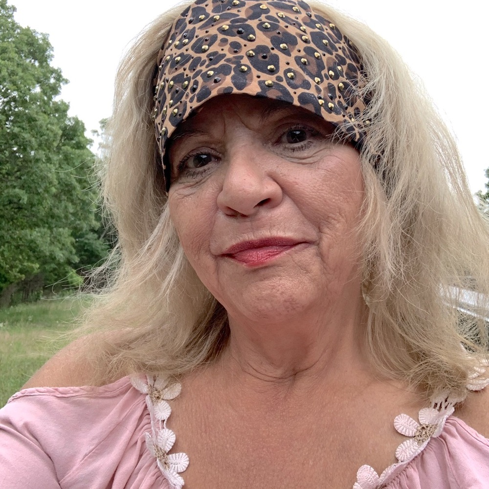 Meet your Posher, Rhonda